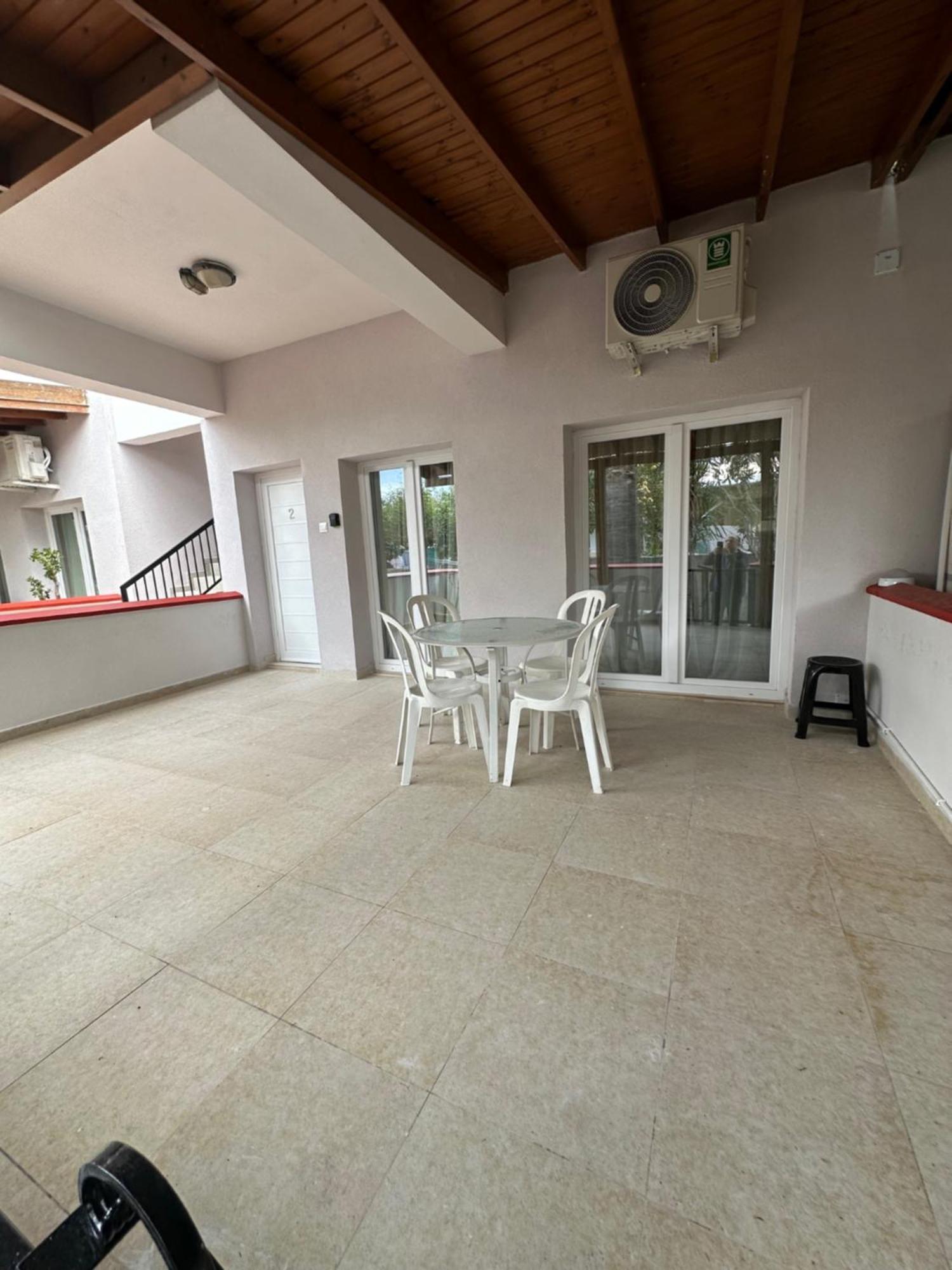 Vergi Apartments พีลา ภายนอก รูปภาพ