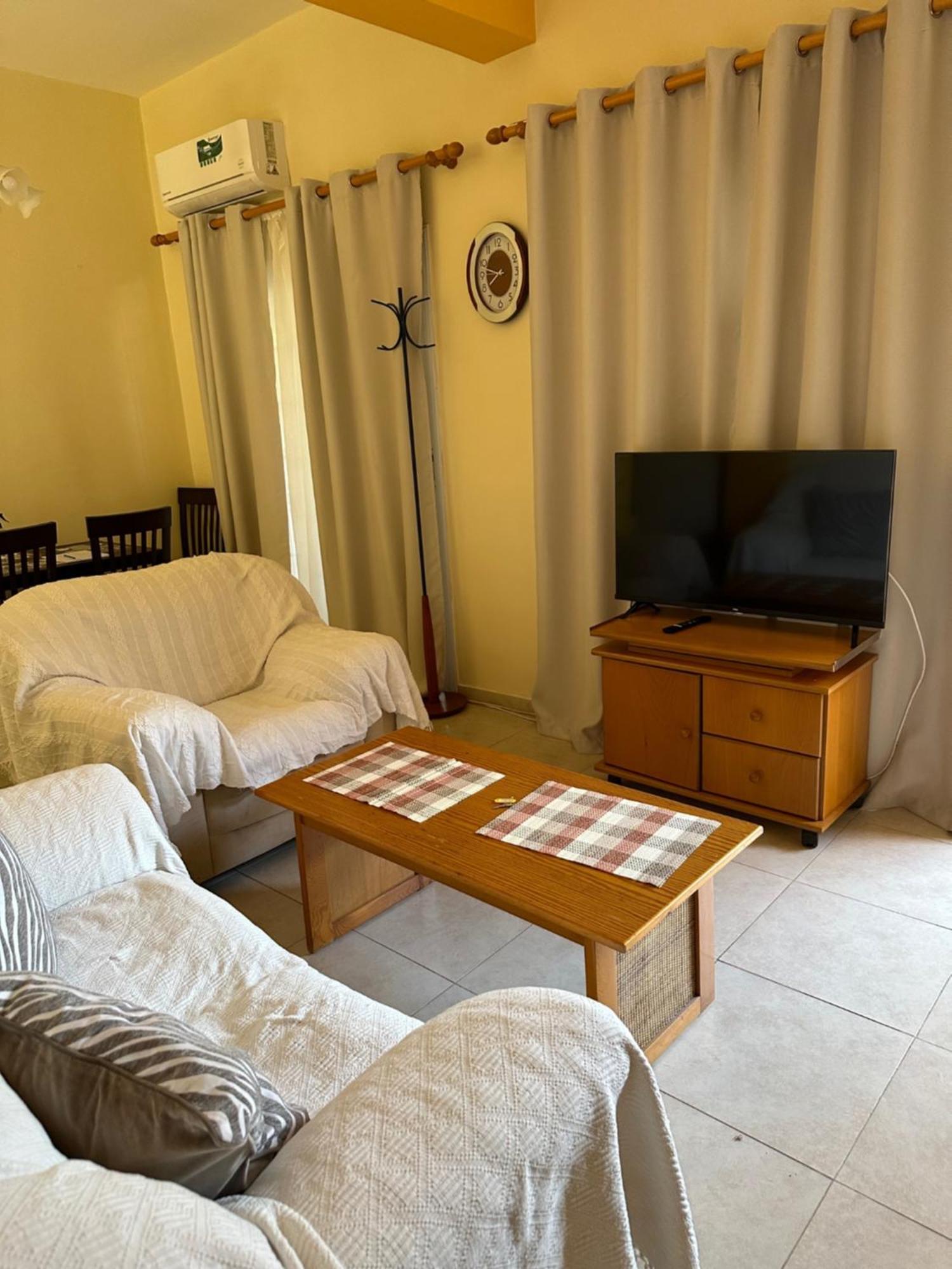 Vergi Apartments พีลา ภายนอก รูปภาพ