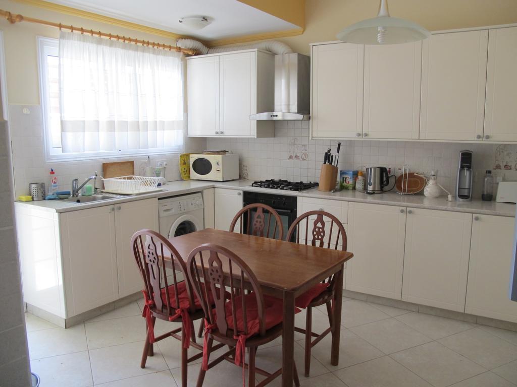 Vergi Apartments พีลา ภายนอก รูปภาพ