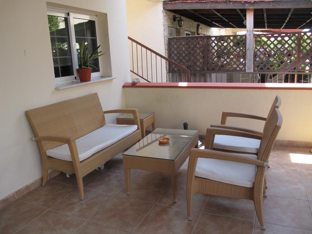Vergi Apartments พีลา ภายนอก รูปภาพ